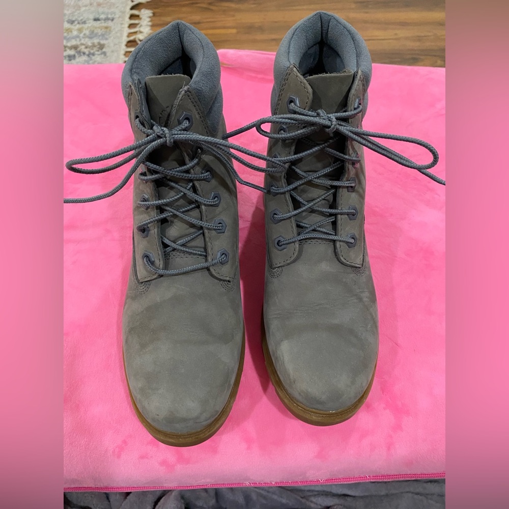Timberland Women’s Gray Waterproof Boots… Size: 8… Good Used Condition